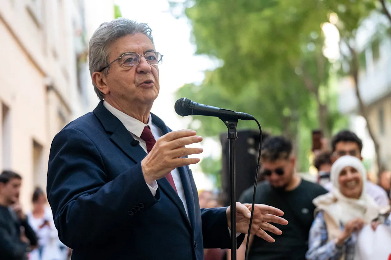 Une déclaration "découpée huit fois": Jean-Luc Mélenchon accuse Marine Le Pen  d'avoir "manipulé" ses propos sur la "Nouvelle France" et va porter plainte  - Yahoo Actualités France