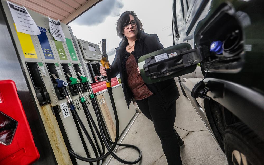 Crise du carburant. « La hausse du prix de l'essence nous a rattrapés » :  dans les Pyrénées-Atlantiques, auxiliaires de vie, infirmières et autres  professions routières tirent la langue