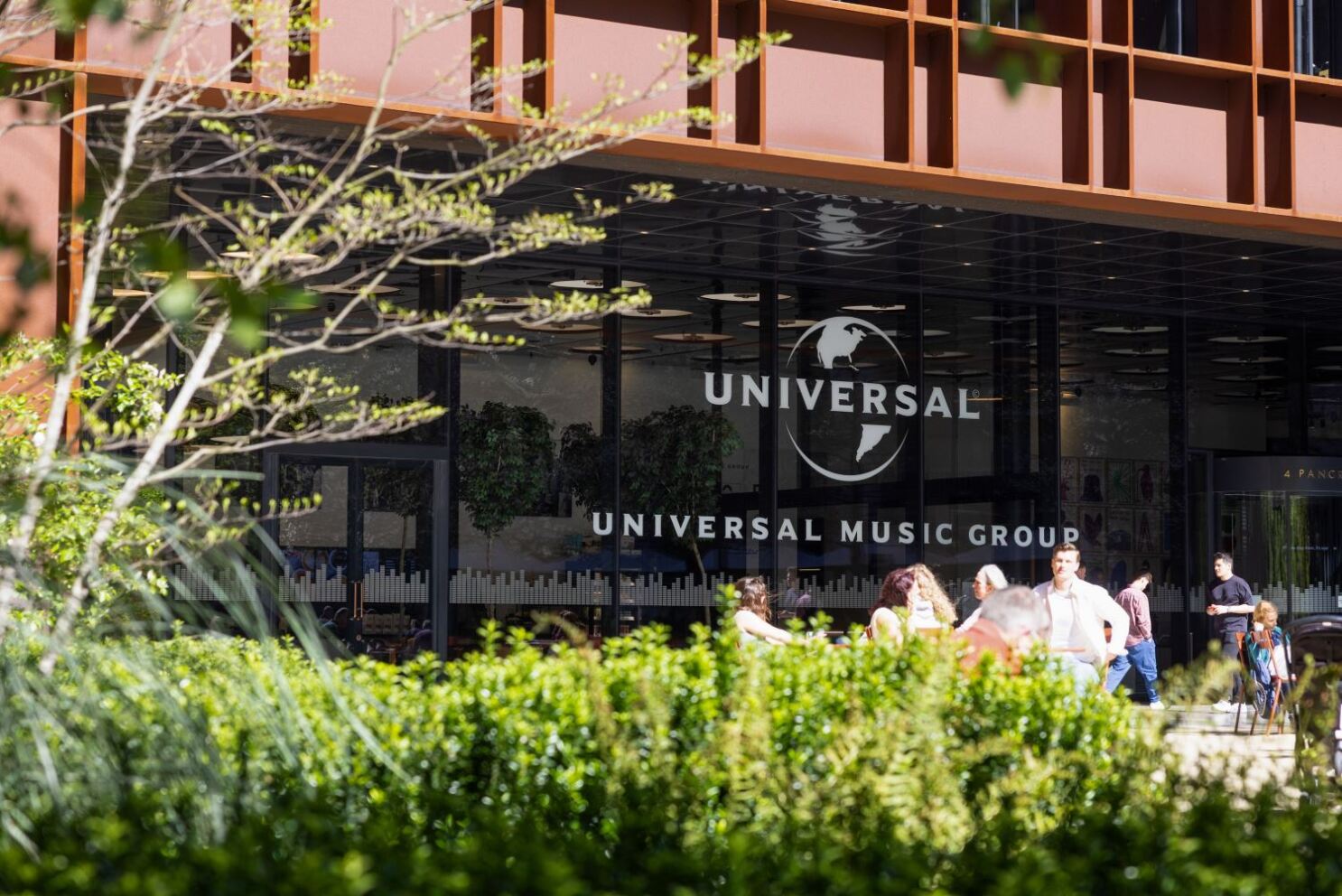 Bolloré recommande à Universal Music de rejeter l'offre de Bill Ackman -  L'Agefi