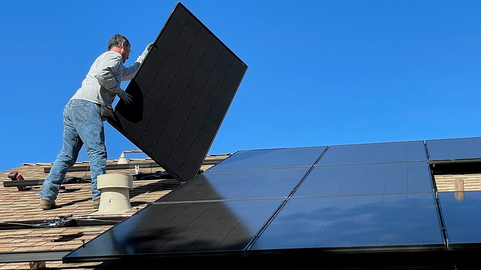 Iran war sparks renewables boom as Europeans rush to buy solar, heat pumps  and EVs | Euronews