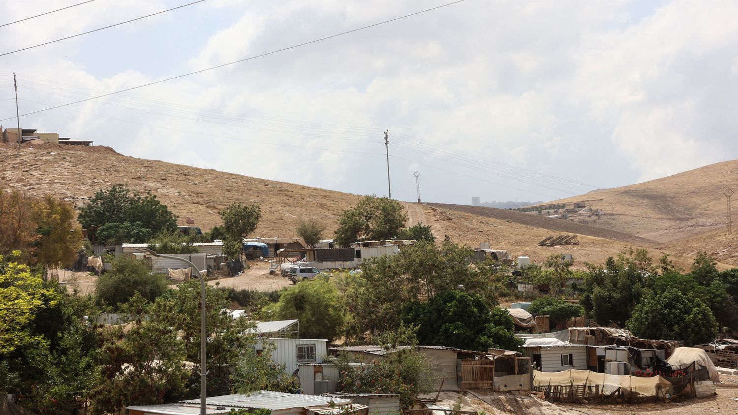 REPORTAGE. "Je m'attends à ce que les bulldozers arrivent" : en Cisjordanie  occupée, l'angoisse des Bédouins palestiniens – franceinfo