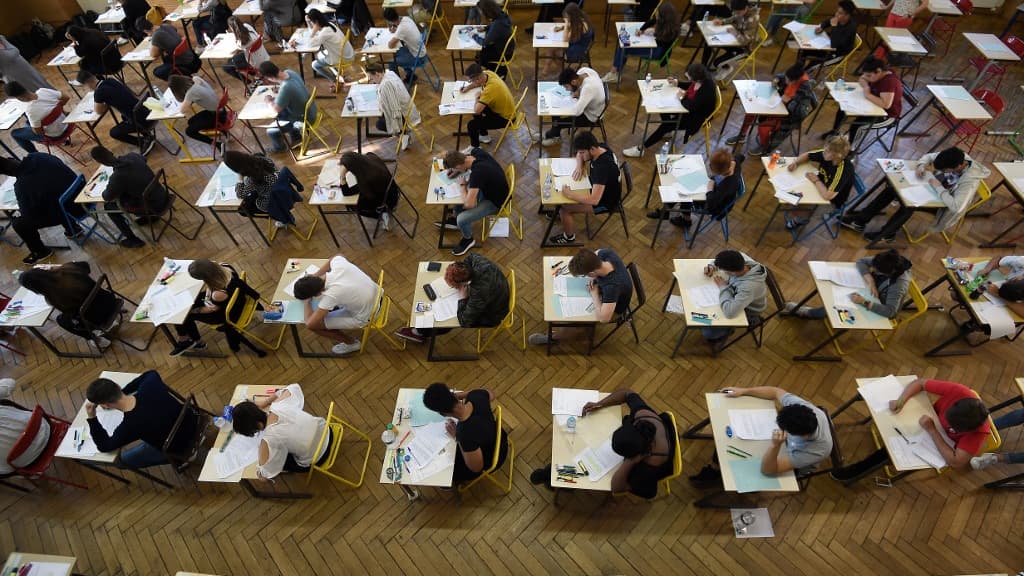 Rien de pire que de s'ennuyer": un ancien bachelier à 14 ans se dit opposé  à l'instauration d'un âge plancher pour les candidats, comme proposé par le  ministre de l'Éducation