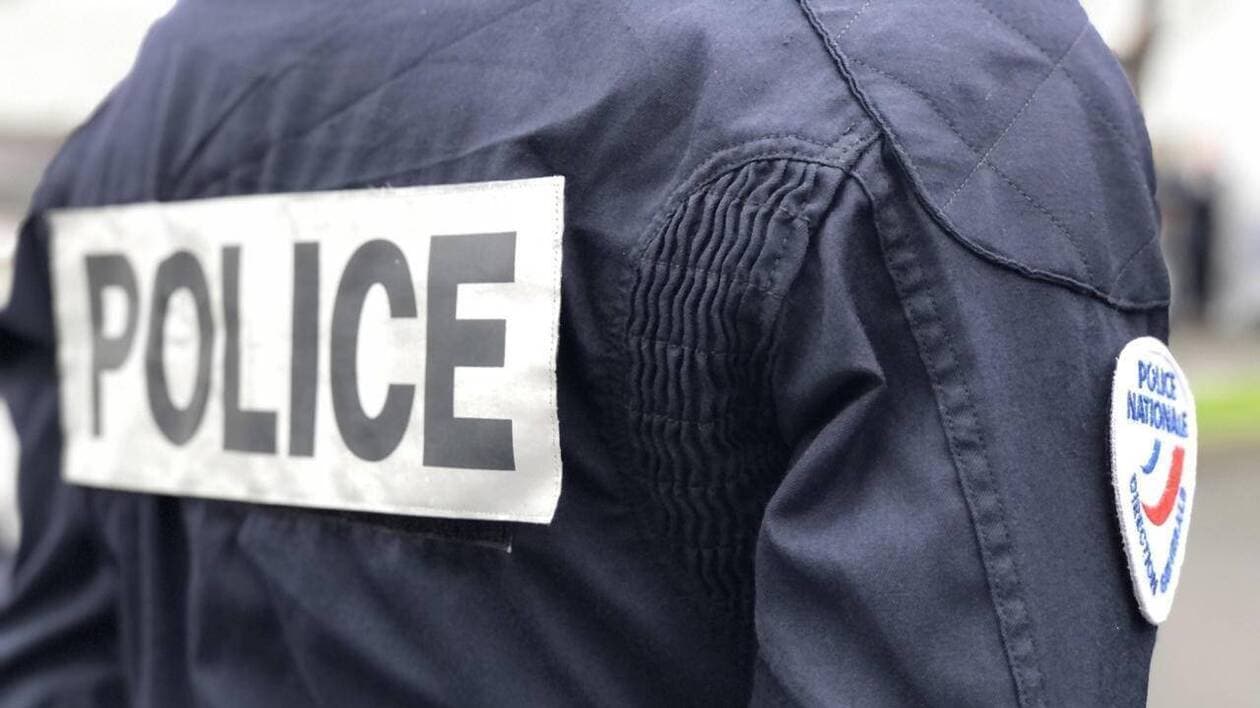 Un jeune de 16 ans soupçonné d'avoir tué son frère de 14 ans et blessé  gravement sa mère à Paris