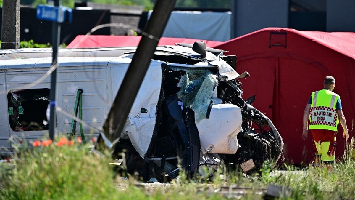 Un minibus scolaire percuté par un train en Belgique, au moins quatre  morts, dont deux adolescents de 15 et 12 ans, selon les autorités belges –  franceinfo