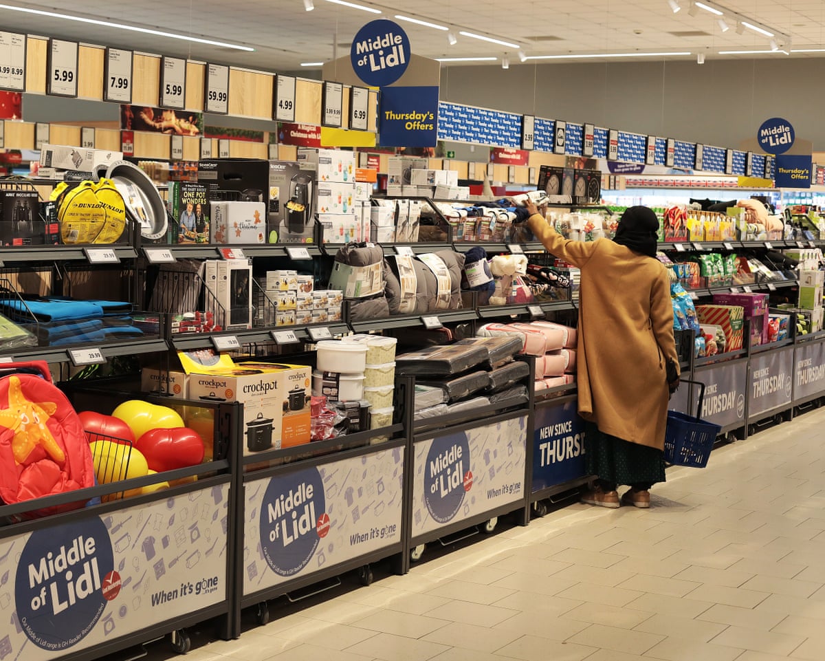 Lidl overtakes Morrisons to become fifth largest supermarket in Great  Britain | Lidl | The Guardian