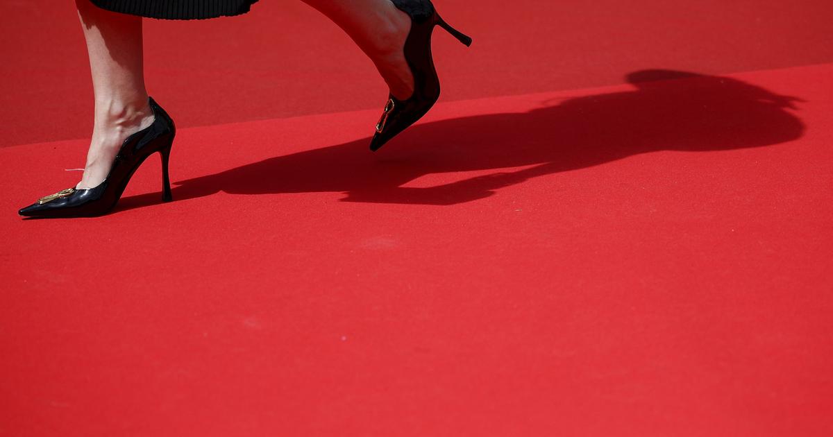 Travailleuse du sexe, producteurs télé, historiens de l'art... Qui sont  vraiment les 2000 signataires de la pétition anti-Bolloré ?