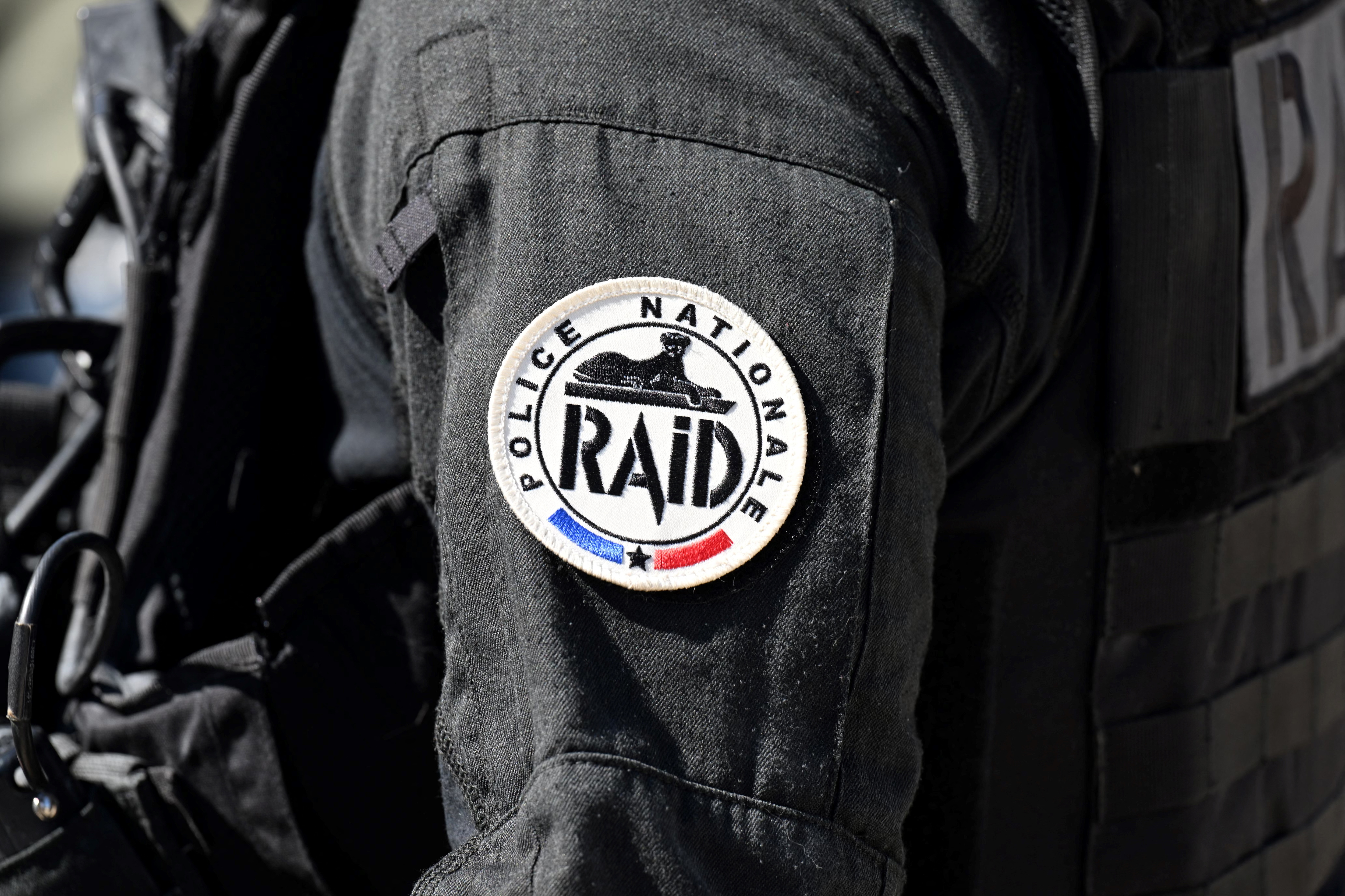 L'IGPN ouvre une enquête pour des soupçons de harcèlement sexuel visant le numéro  2 du Raid – Libération