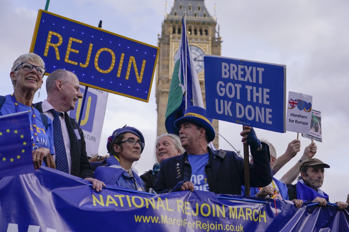 Londres : des manifestants appellent le Royaume-Uni à réintégrer l'UE |  CNEWS