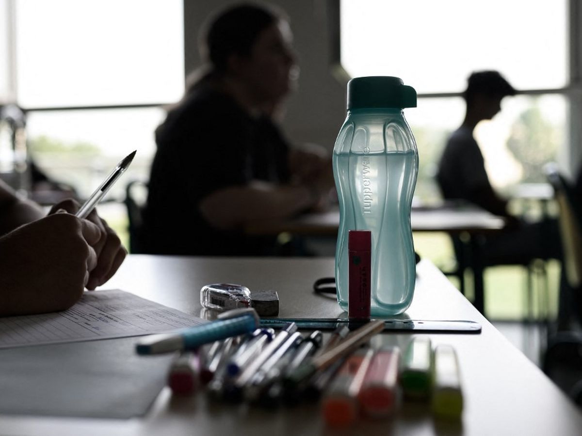 Il n'est pas prévu de reporter les épreuves" du baccalauréat professionnel  en dépit de l'épisode de fortes chaleurs, confirme le ministre de l'Education  nationale – franceinfo