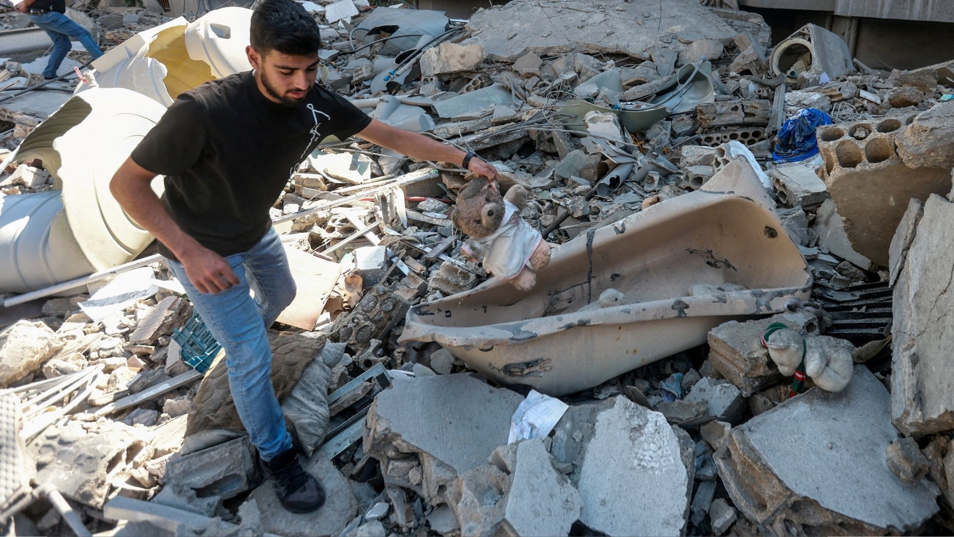 Iran war day 89: Lebanon strikes kill 31 as ceasefire tensions rise |  US-Israel war on Iran News | Al Jazeera