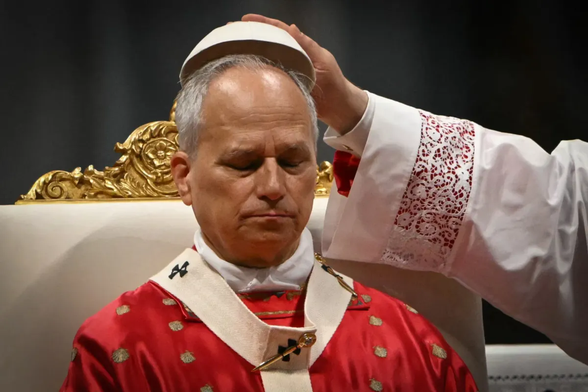 Humanité magnifique": le pape Léon XIV veut "désarmer l'IA" pour l'empêcher  de "dominer l'humain", et appelle à créer un code éthique commun