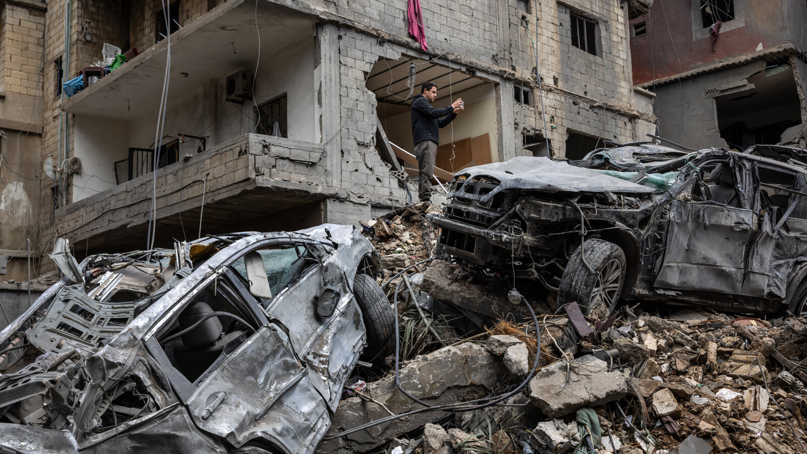 Israel Says Iran Cease-Fire Does Not Extend to Lebanon and Continues  Strikes - The New York Times