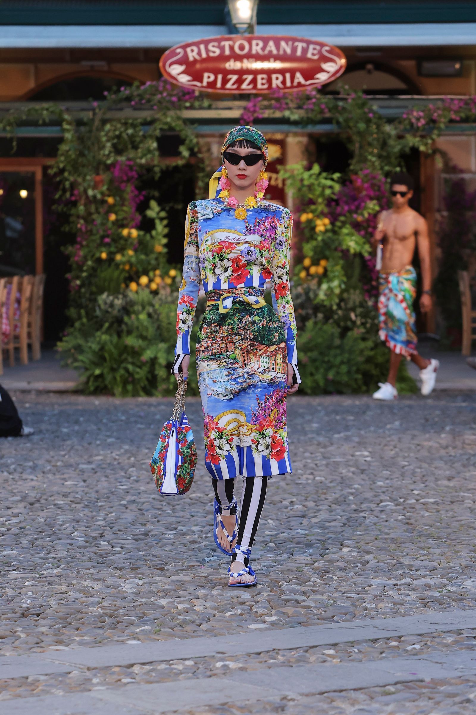 Dolce & Gabbana et Mytheresa signent une capsule qui sent bon l'été | Vogue  France
