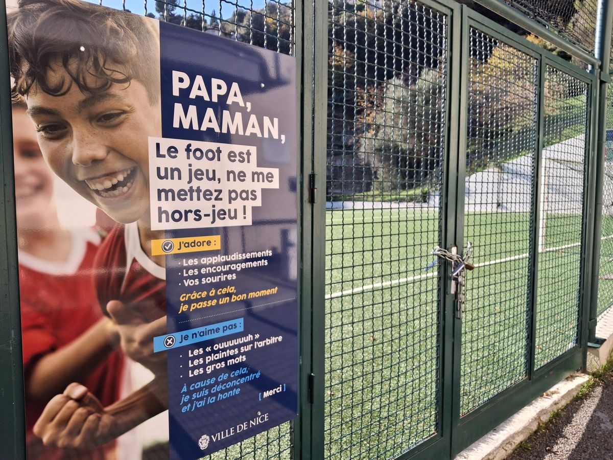Un éducateur d'un club de foot du Var hospitalisé en soins intensifs après  avoir été agressé par le père d'un joueur de l'équipe adverse – franceinfo