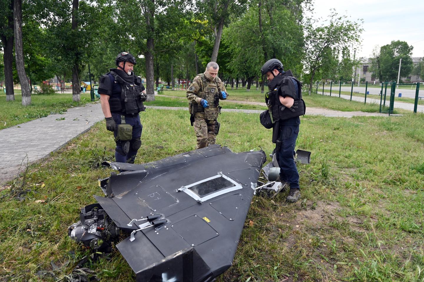 Guerre en Ukraine : la Russie recrute des centaines de femmes africaines  pour assembler des drones kamikazes