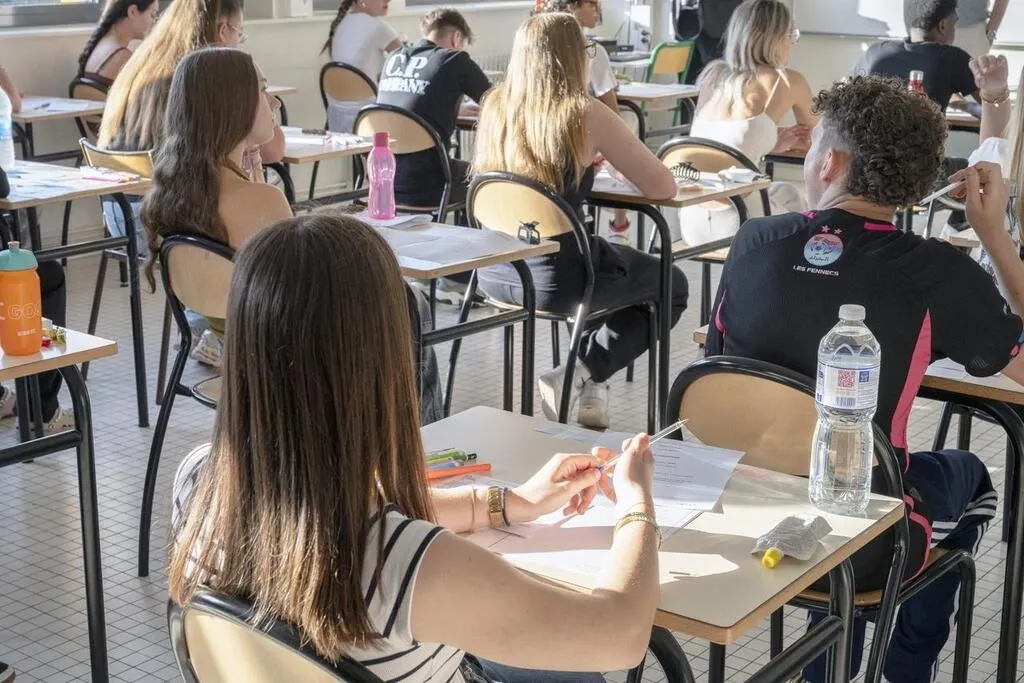 Accusée de triche avec l'IA pendant l'épreuve de philo, une lycéenne  décroche finalement son - Saint-Lô.maville.com