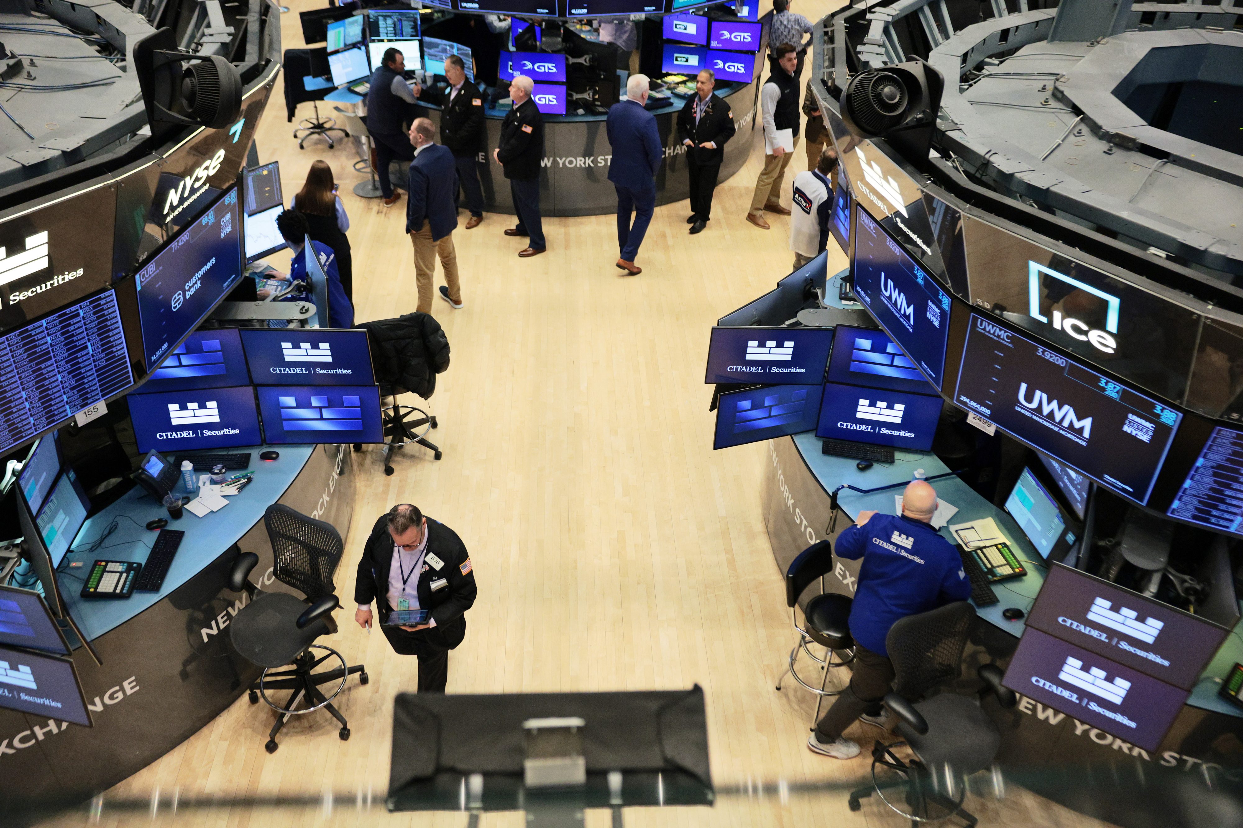 Wall Street's record-setting run halts as AI stocks slump and oil prices  rise | WPTF FM 92.9 / AM 680