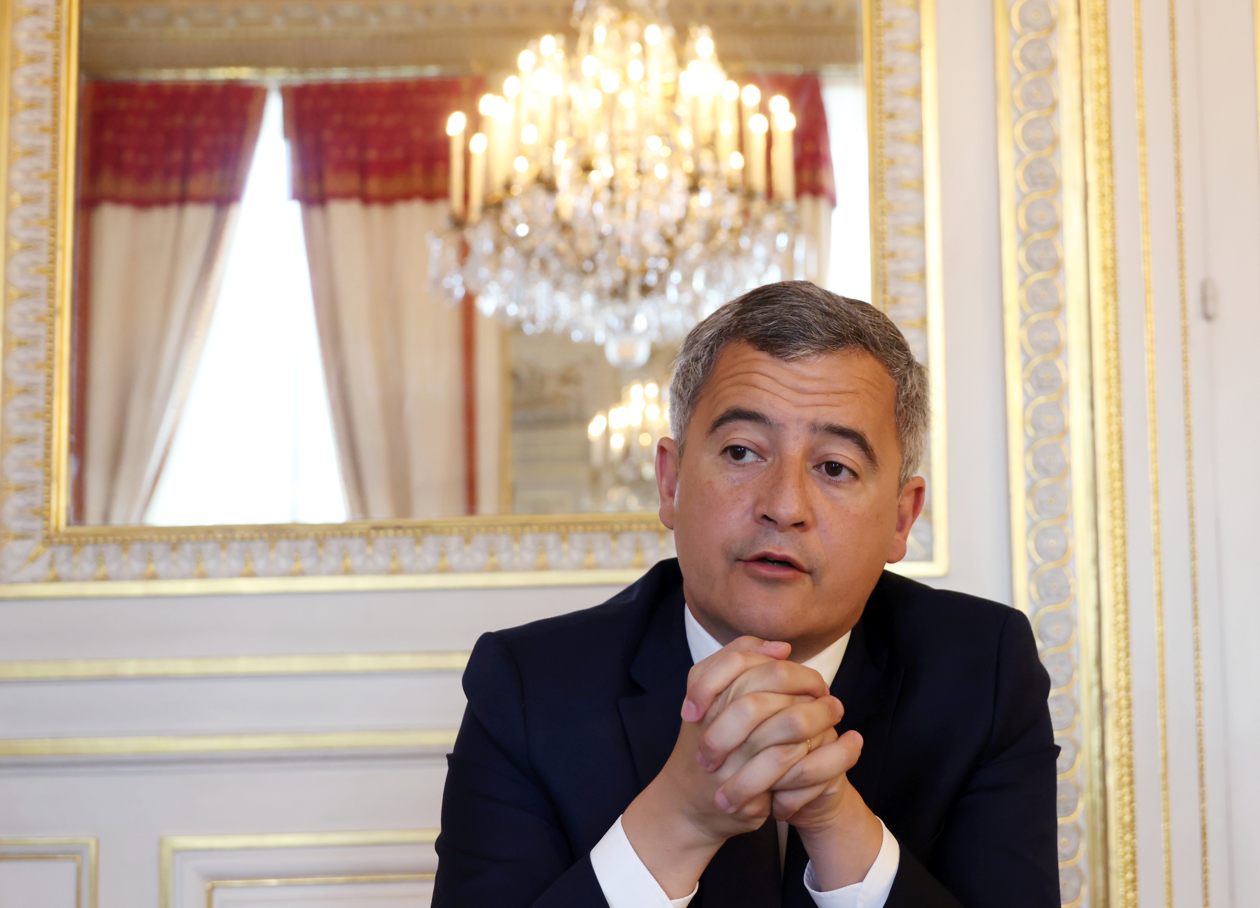 Nous sommes arrivés à la limite » : Darmanin veut stopper l'immigration  légale pendant trois ans - Le Parisien
