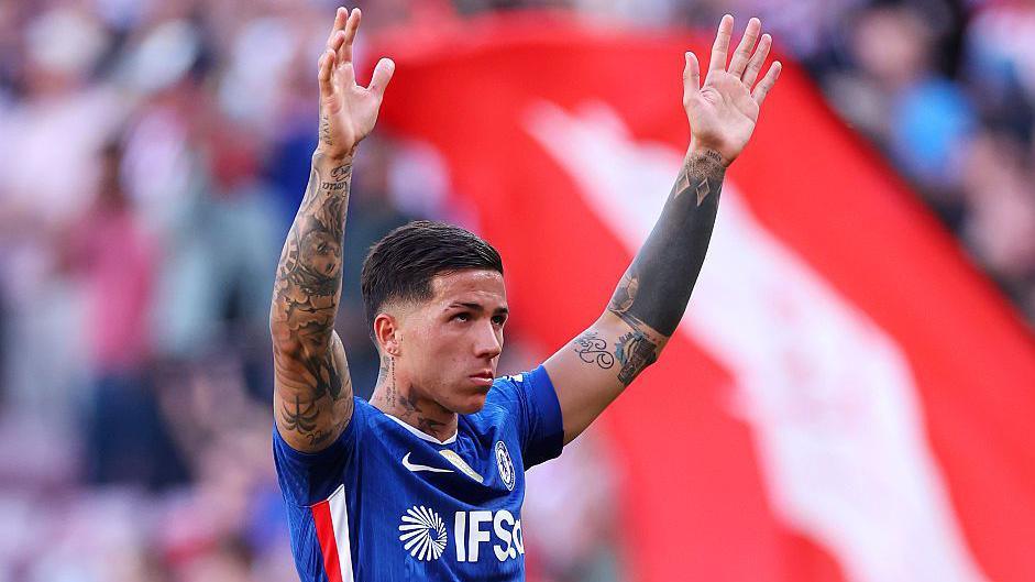 Enzo Fernandez: Chelsea would demand £120m for wantaway midfielder - BBC  Sport