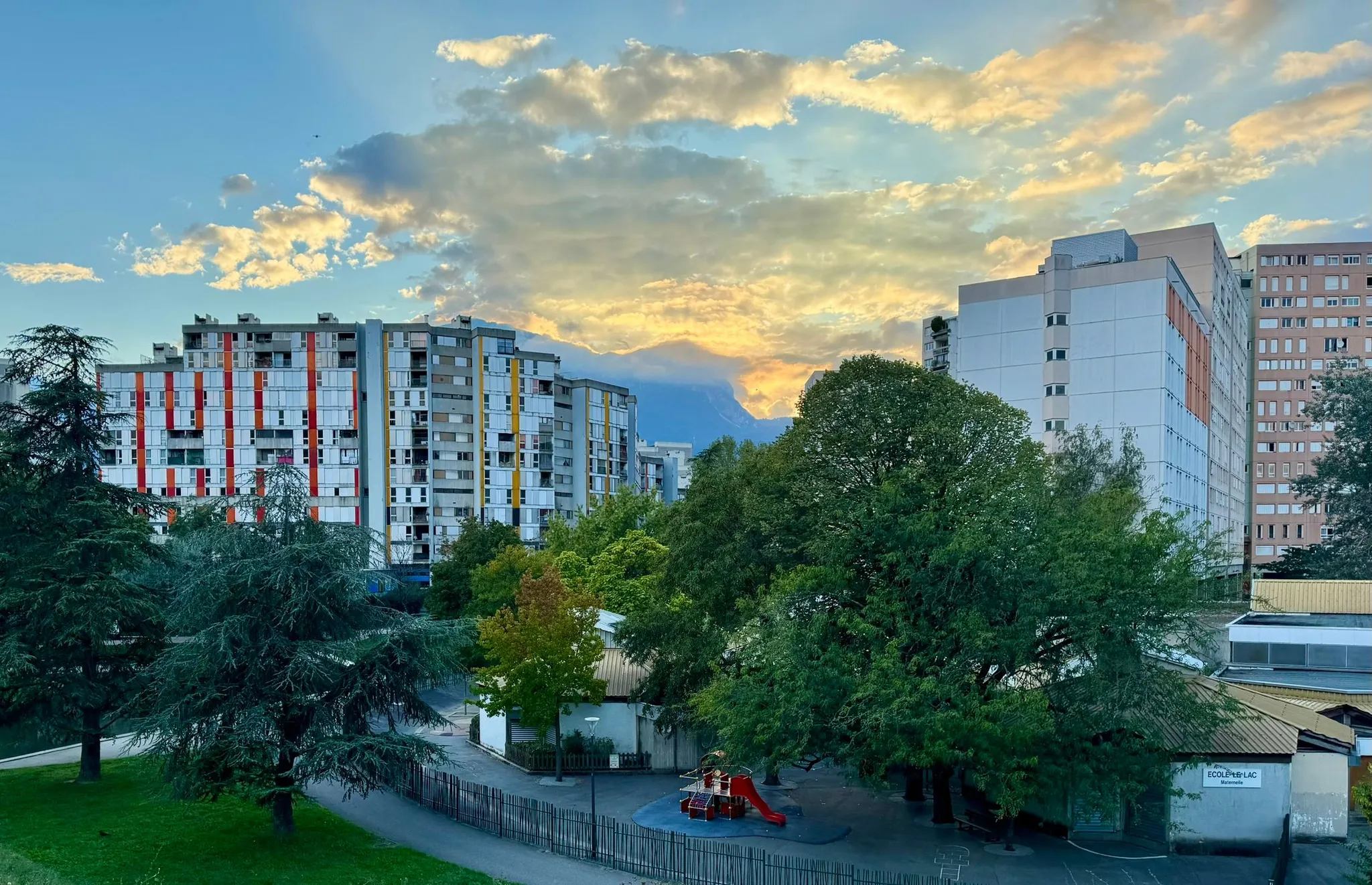 Trafic de drogue : à Grenoble, le retour de la “guerre des gangs” | France  Inter
