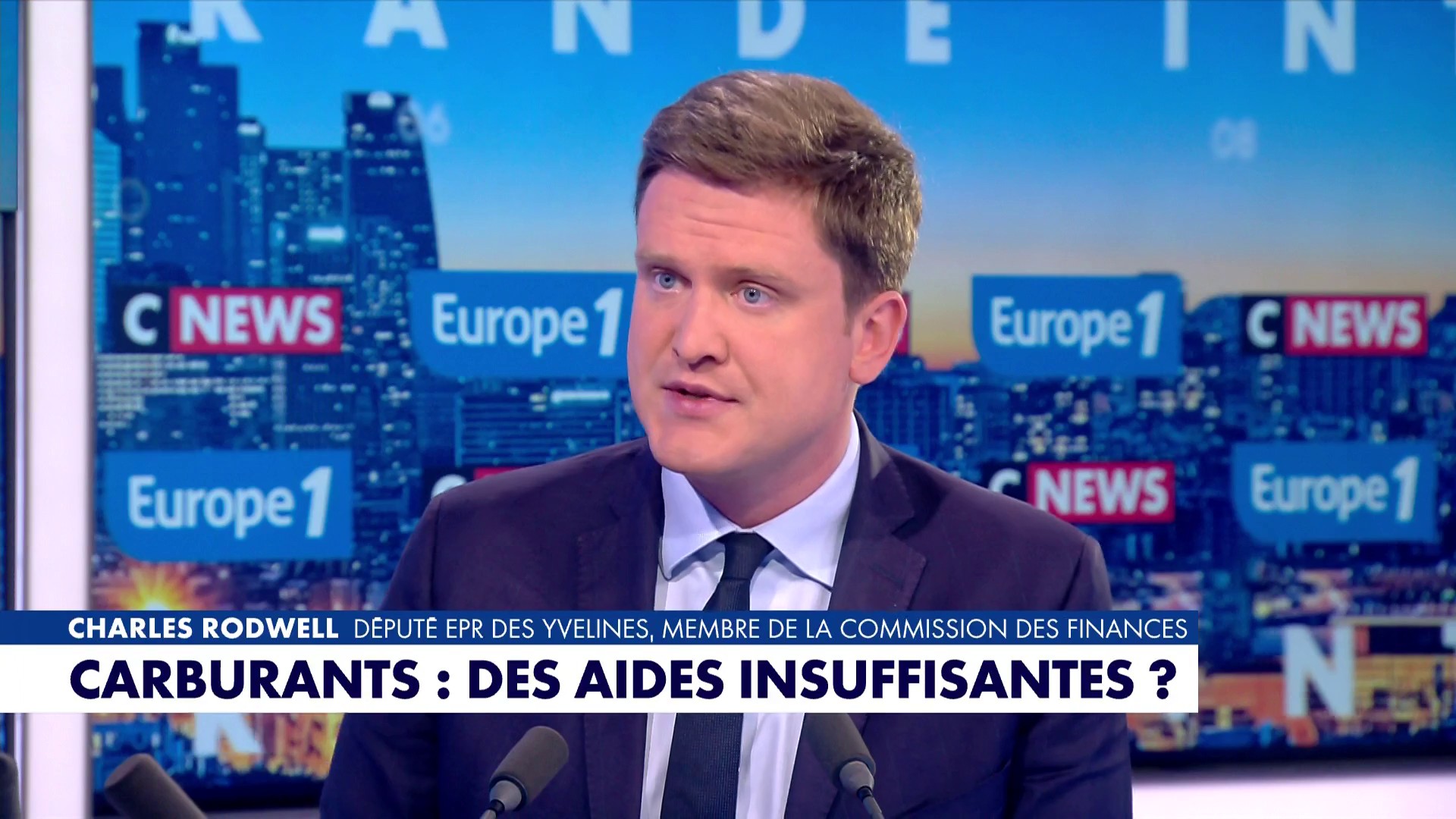 Il faut taper au portefeuille de ceux qui profitent du système et  conditionner les aides à l'assurance chômage à une recherche effective de  l'emploi», affirme Charles Rodwell