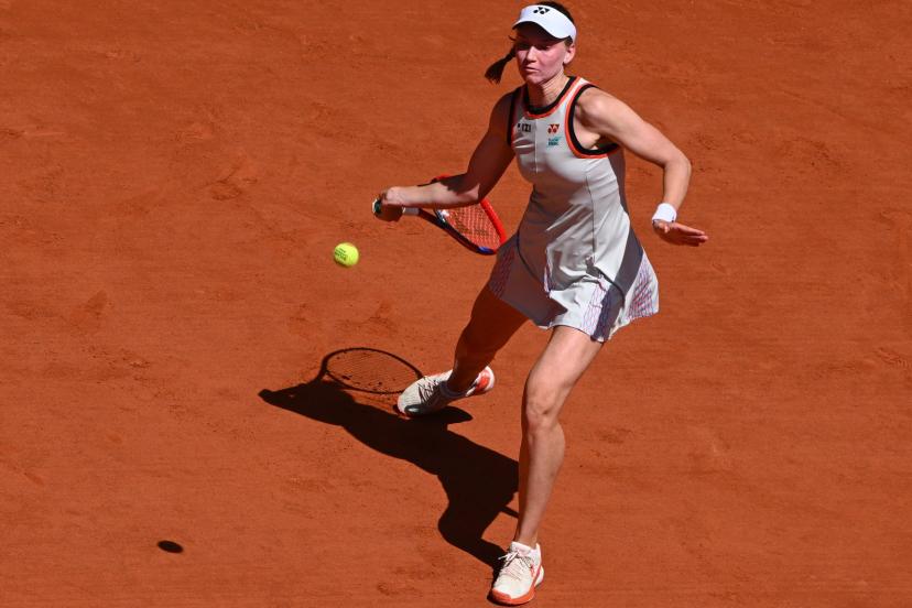 Grosse sensation Porte d'Auteuil : la numéro 2 mondiale Elena Rybakina  sortie au 2e tour de Roland-Garros par Yuliia Starodubtseva