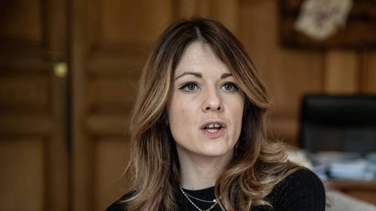 GPA : le débat sur la légalisation, suggéré par Gabriel Attal, fait réagir la  porte-parole du gouvernement