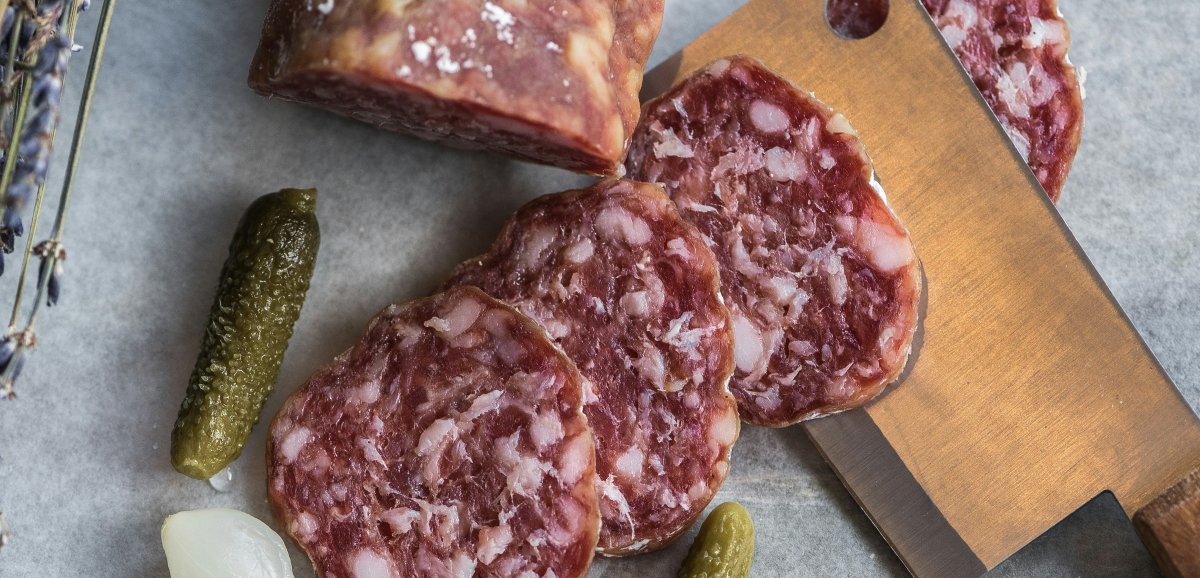 Santé. Des saucissons vendus chez Carrefour, Intermarché et E.Leclerc  rappelés pour un risque de contamination