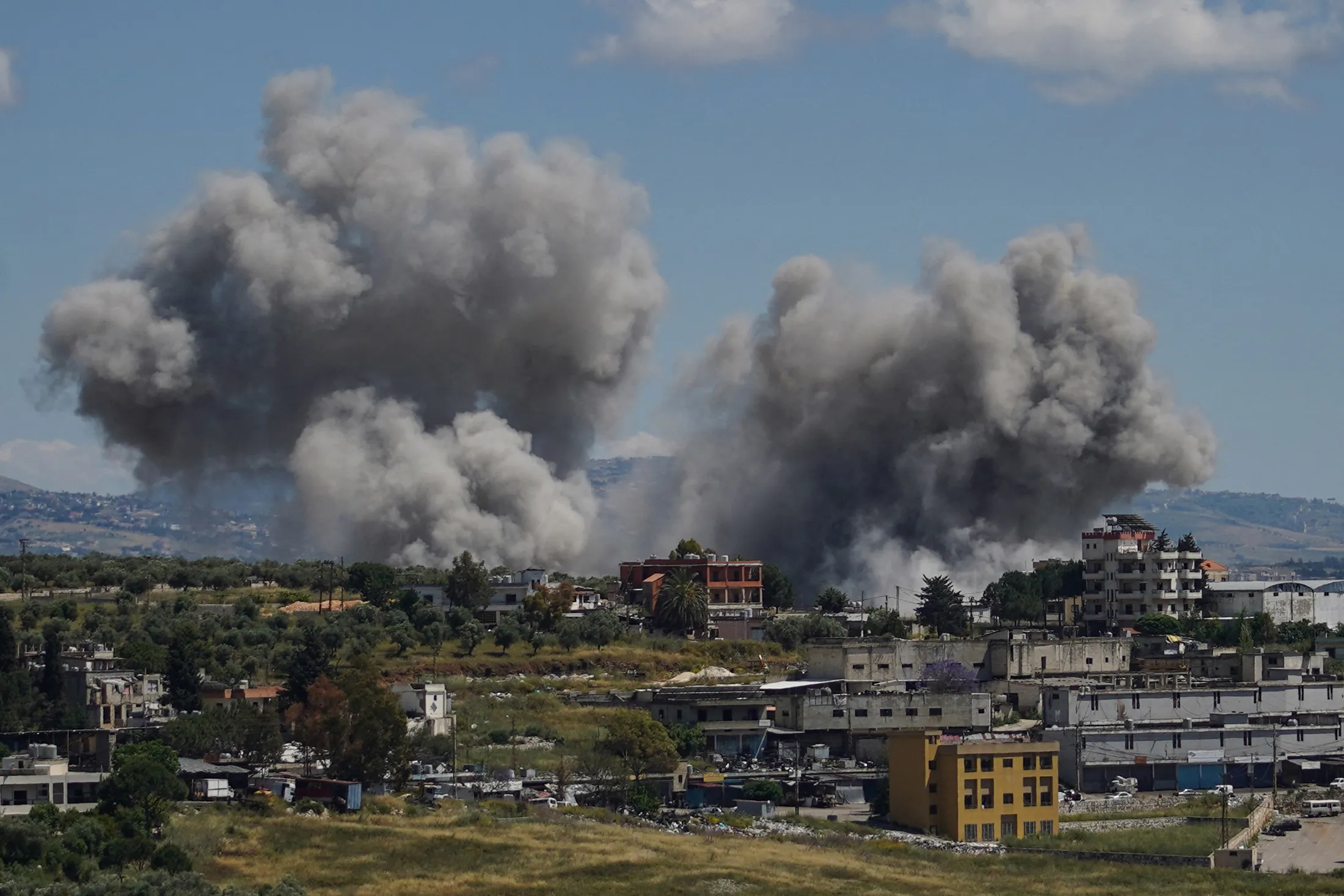 How Israel's Battle With Hezbollah Fits Into the Iran War - Bloomberg