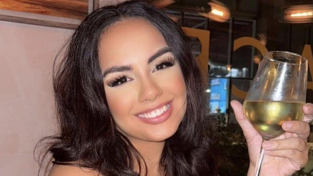Mum shot dead outside Sheffield bar named as Shanice Brookes - BBC News