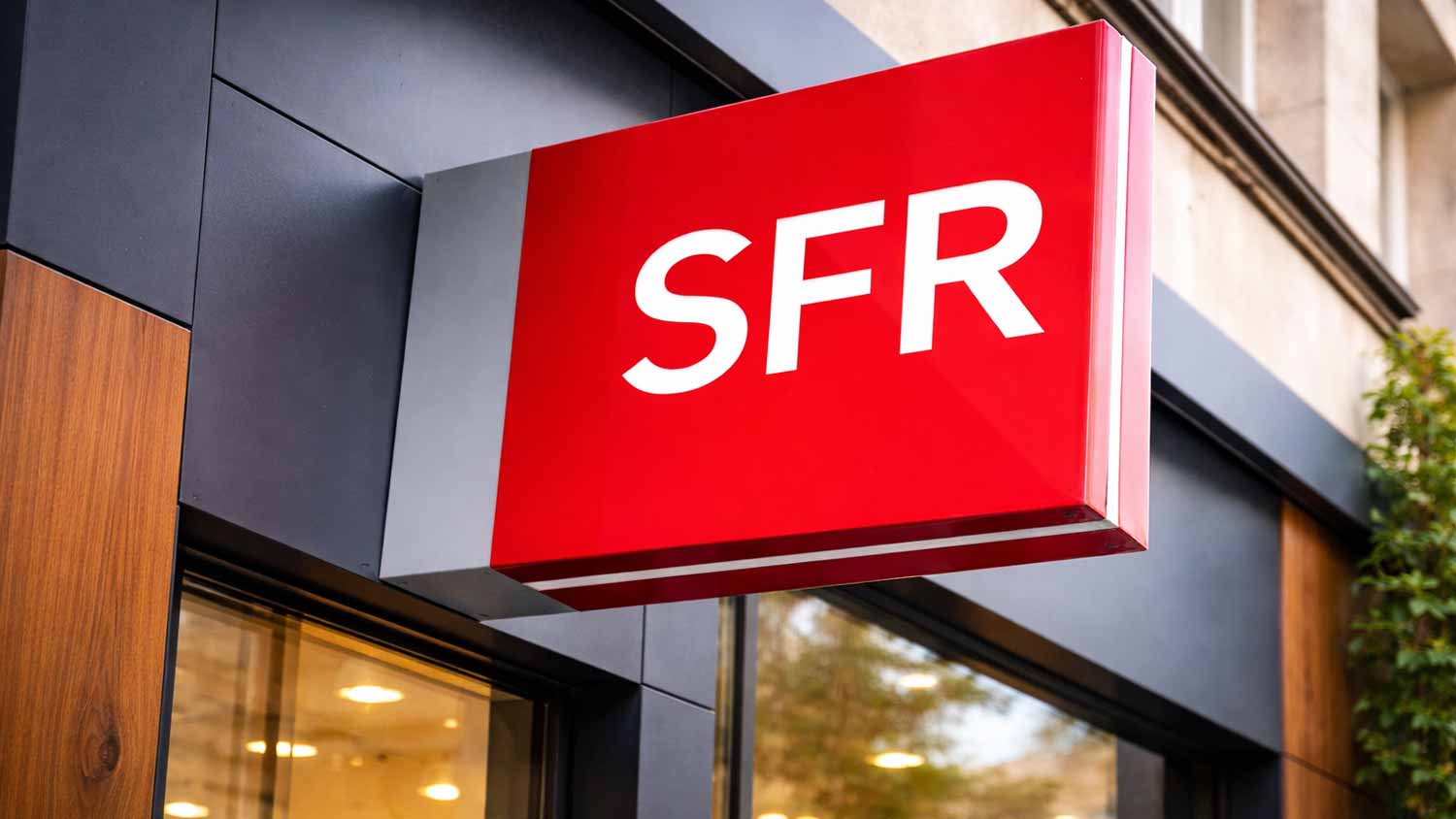 Rachat de SFR : Patrick Drahi accepte l'offre de 20 milliards d'euros, ce  qui va changer pour vous – LaboMaison