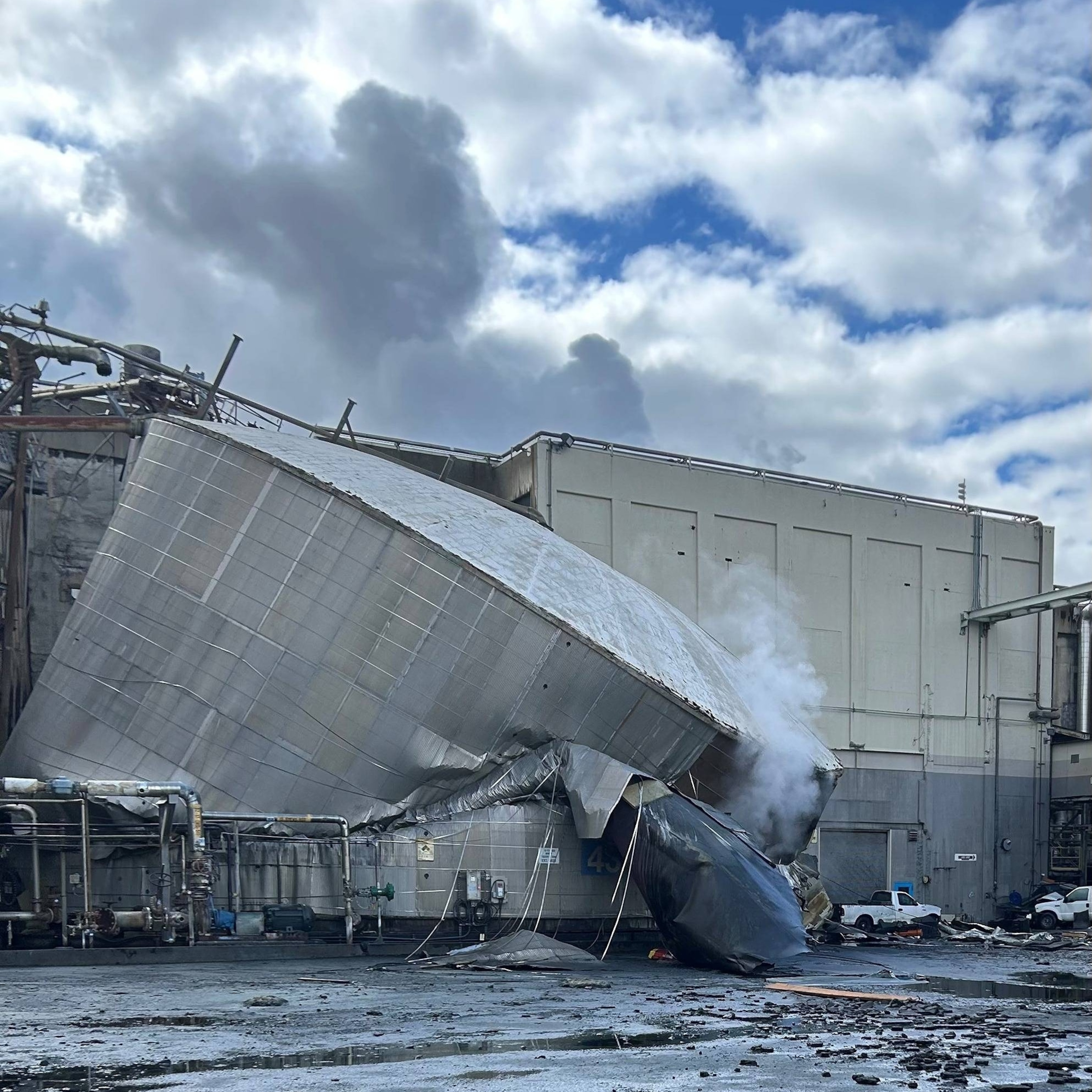 1 dead, 9 missing after chemical tank ruptures at pulp and paper mill in  Washington state: Officials - ABC News