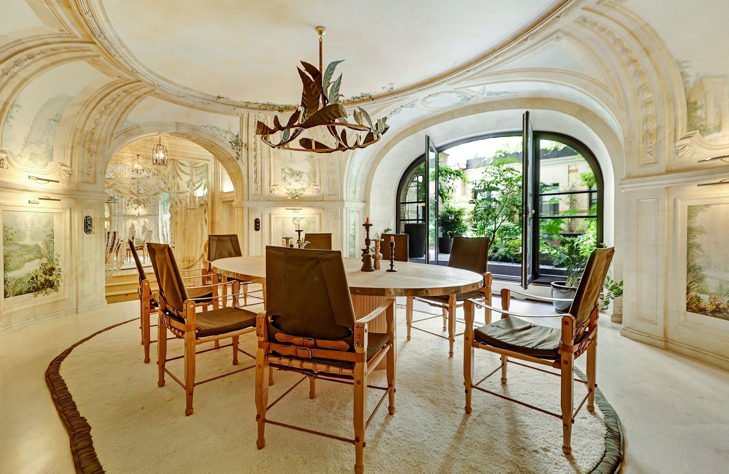 L'ancien appartement Art déco de Brigitte Bardot est mis en vente - Elle  Décoration