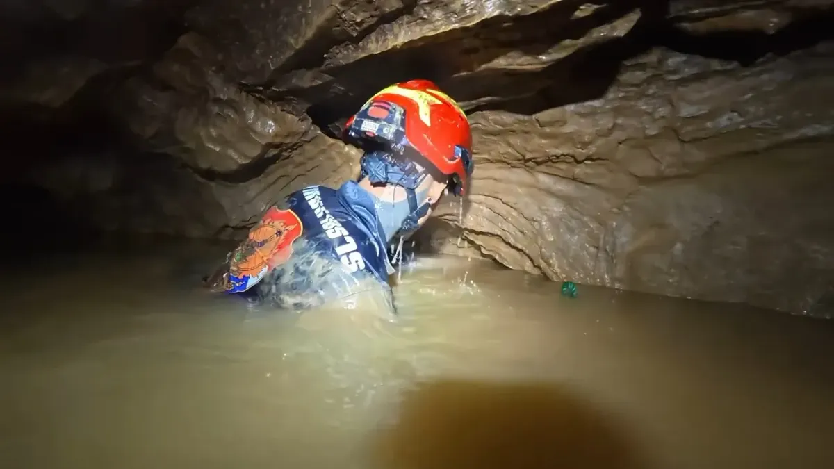 Cinq des sept personnes coincées dans une grotte au Laos depuis une semaine  sont en vie, deux villageois toujours recherchés