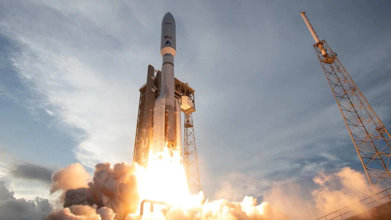 Internet par satellite : Starlink et Amazon Leo s'apprêtent à bouleverser  le marché en 2026 - Business Times Magazine