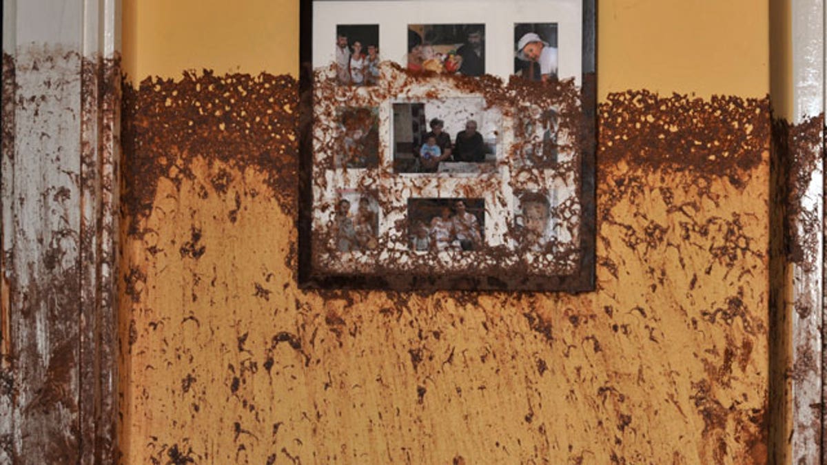 Residents in Red Sludge Town Try to Rebuild Lives | Fox News