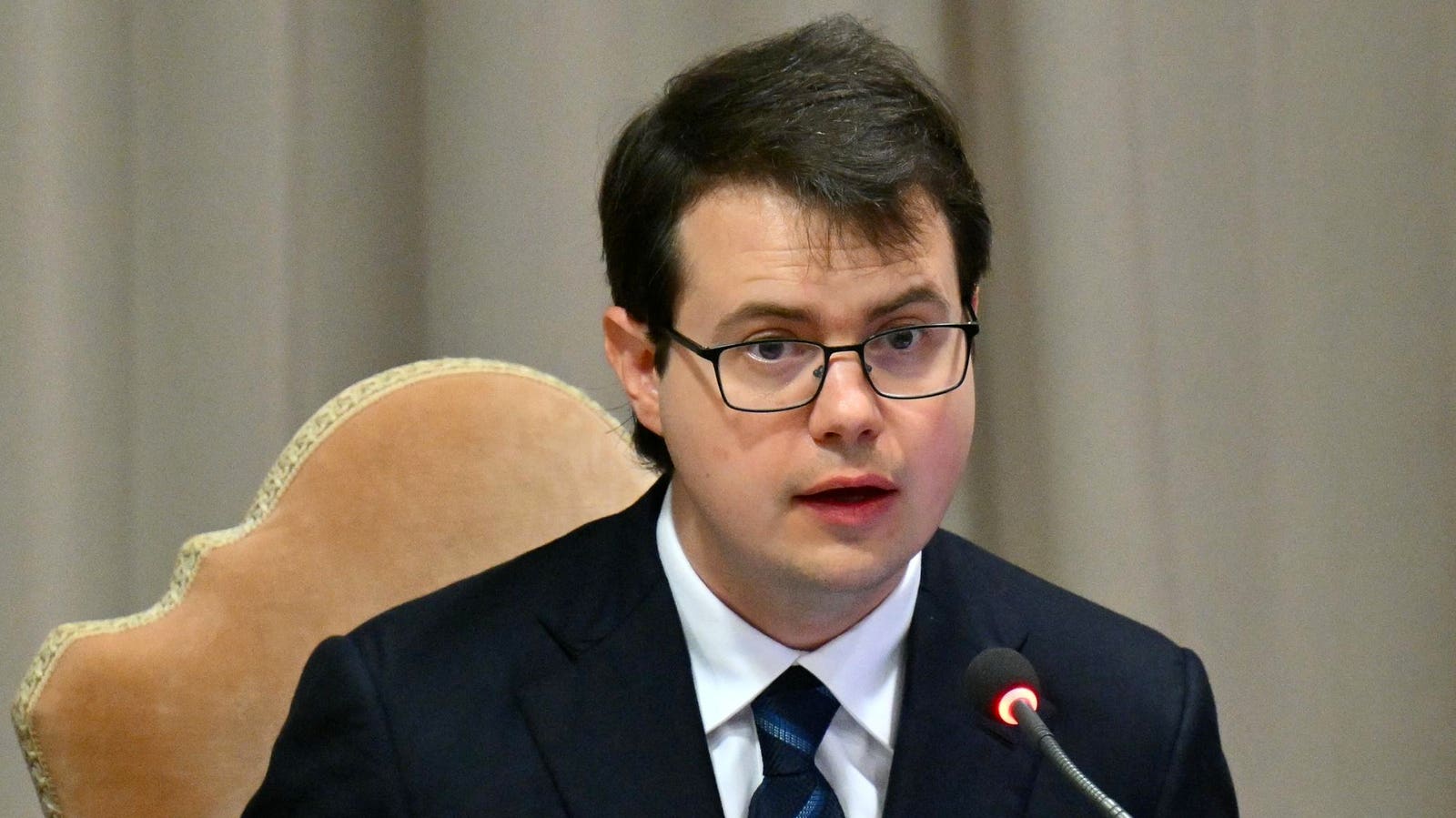Anthropic Billionaire Olah To Vatican: Don't Trust Us