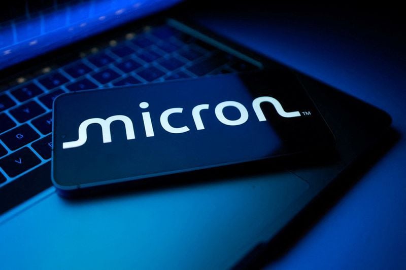 Micron frôle les 1 000 milliards de dollars de capitalisation alors qu'UBS  triple son objectif de cours | Zonebourse