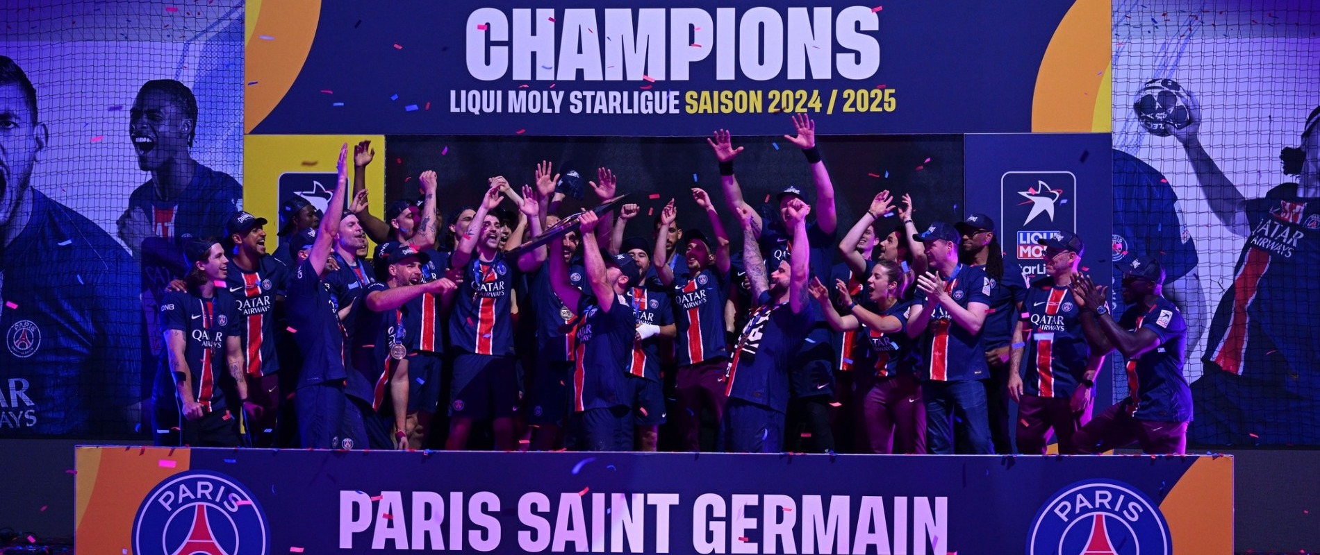 Le Paris Saint-Germain soulève le bouclier de Champion de France de Liqui  Moly StarLigue