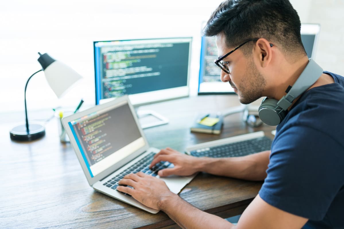 Comment devenir développeur informatique - MaFormation