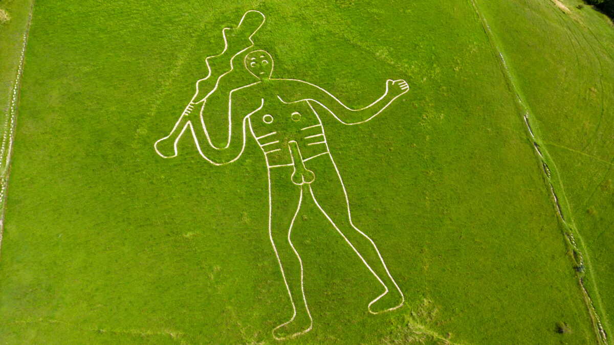 Géant de Cerne Abbas : une étude donne enfin une fonction à cette immense  (et énigmatique) figure à la craie - Geo.fr