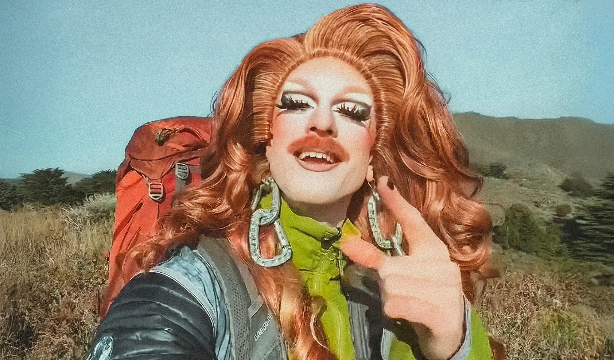 Patagonia contre Pattie Gonia : la drag queen écolo face au géant de  l'outdoor