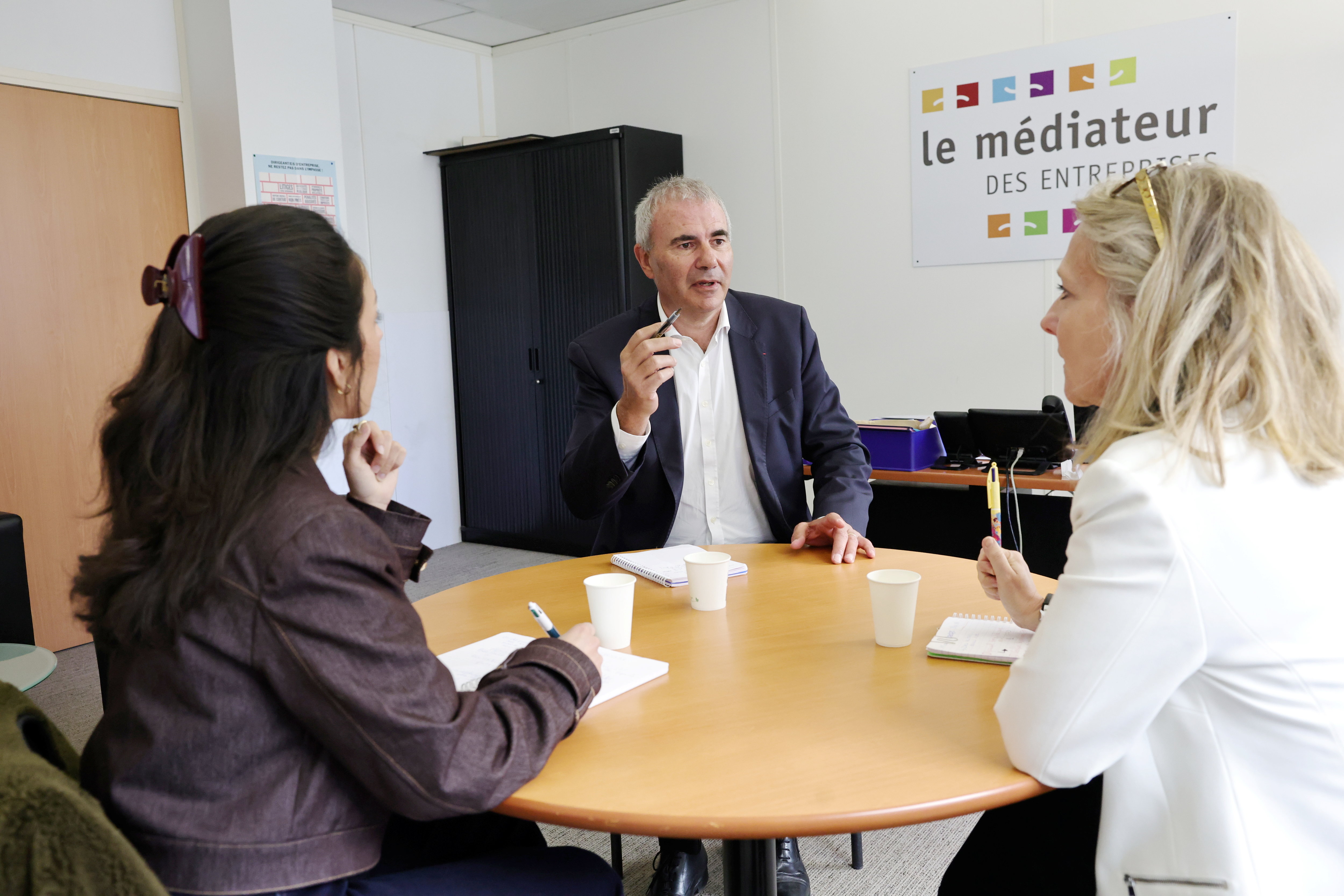 Conflits d'entreprises : la médiation un allié gratuit pour déminer les  différends - Le Parisien