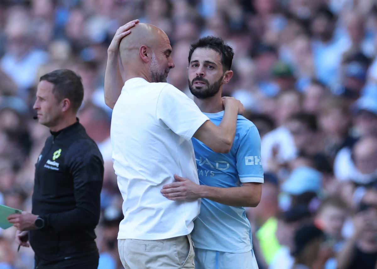 Football : les images émouvantes des adieux de Bernardo Silva et Mohamed  Salah avec Manchester City et Liverpool (vidéo)