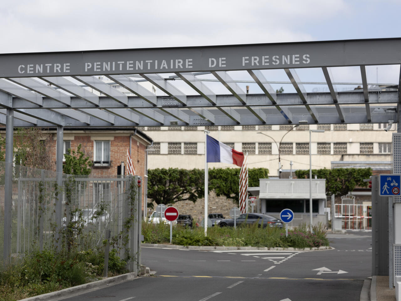 Mort de Theo Sanha en cellule à Fresnes en 2022: sa famille veut faire  condamner l'Etat