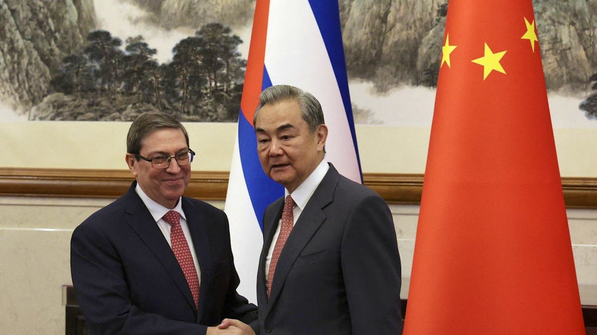 Diplomatie: Pékin salue la résistance de Cuba face aux pressions américaines  - 20 minutes