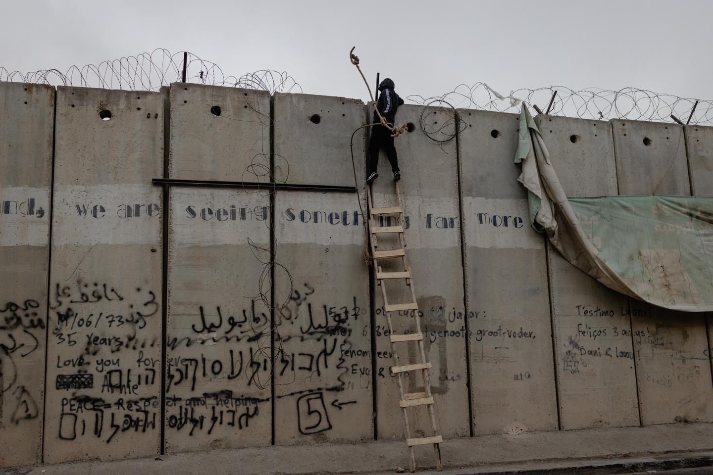 Bannis d'Israël, les ouvriers palestiniens luttent pour leur survie