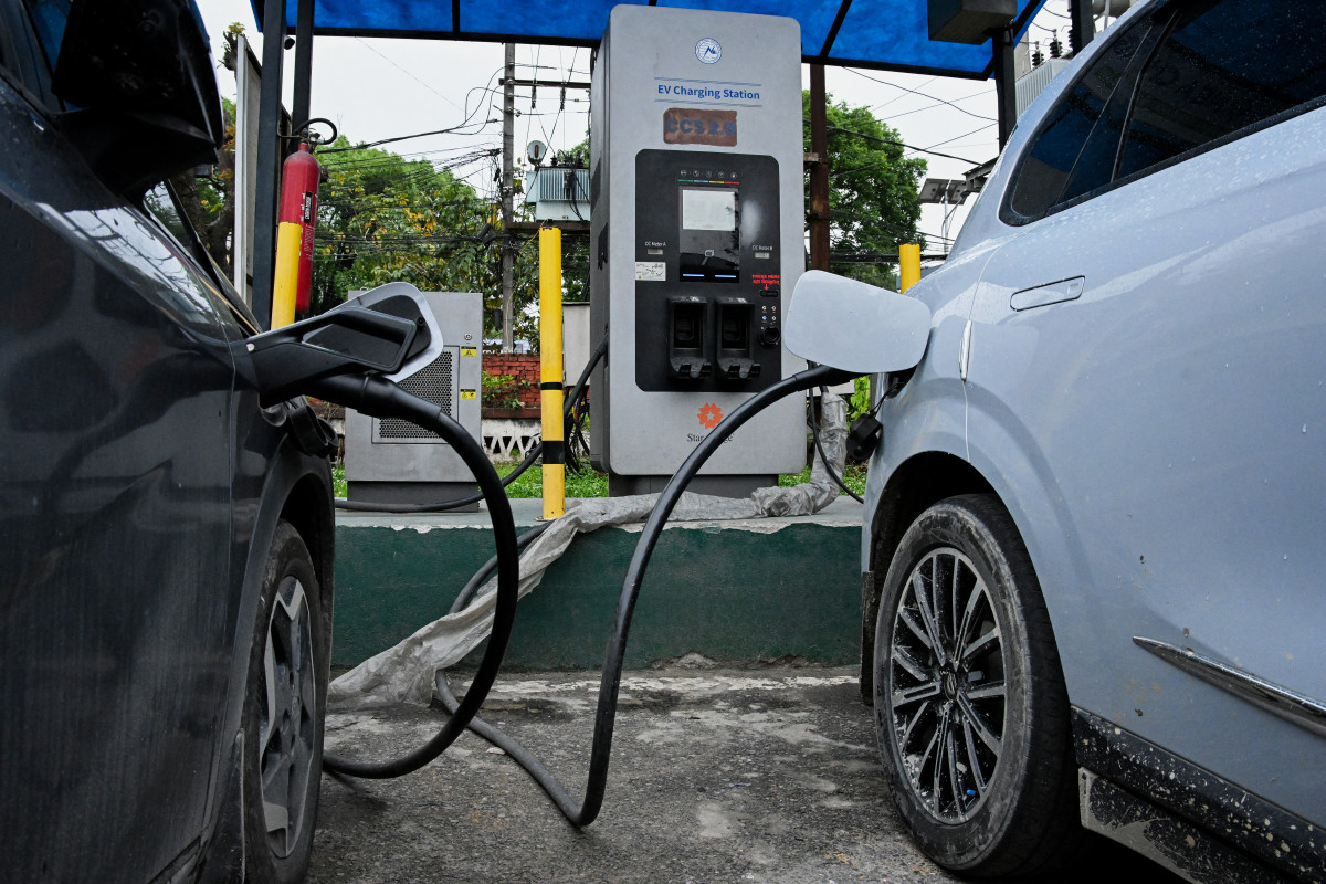 Bornes de recharge, pompes à chaleur, voitures électriques… Ce qu'il faut  retenir des annonces d'Emmanuel Macron pour l'électrification de la France