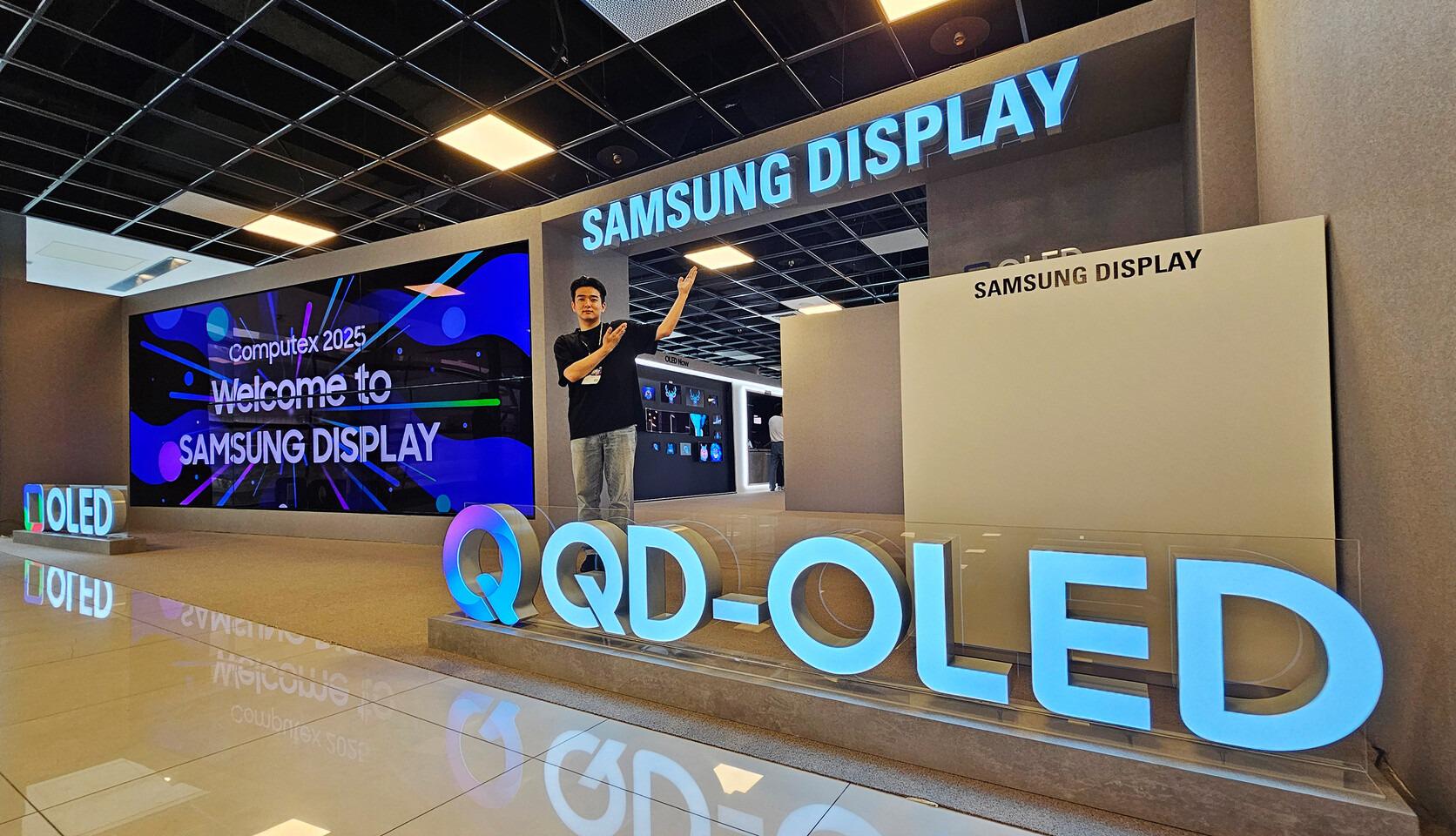 Moniteur de 34 pouces 360HZ Nouvelle Génération QD-OLED TRUE-Black 500  révélé par "Samsung Display" lors de COMPUTEX 2025 : r/OLED_Gaming