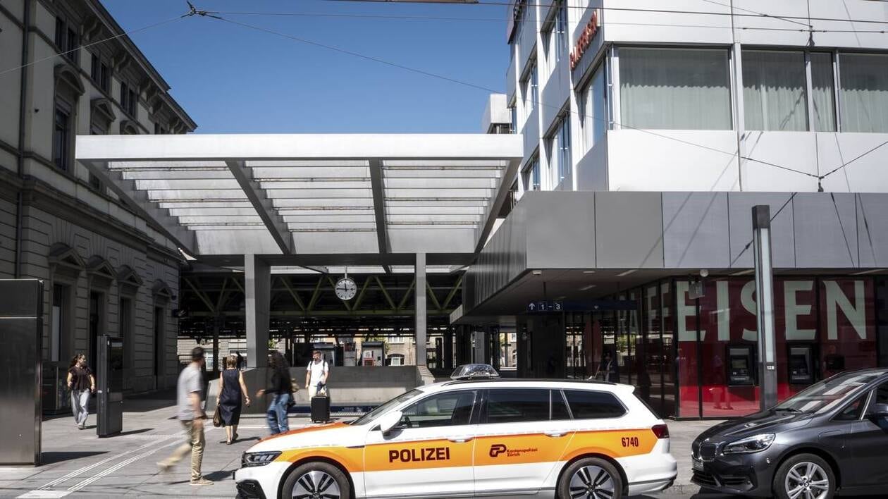 Un homme blesse trois personnes à l'arme blanche dans une gare en Suisse,  les autorités évoquent un « acte terroriste »
